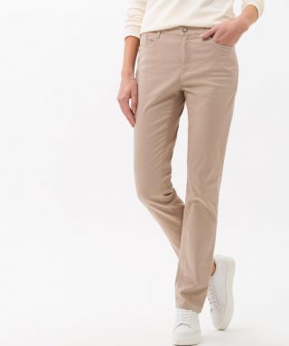 Brax mary toffee coloured trousers made from a fine breathable cotton. 5 pockets, slim leg.