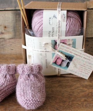Alpaca Baby Slippers Knitting Kit Pink